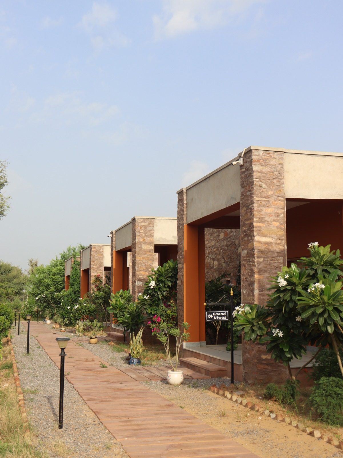 Pathway past the Niwas at Shyampura