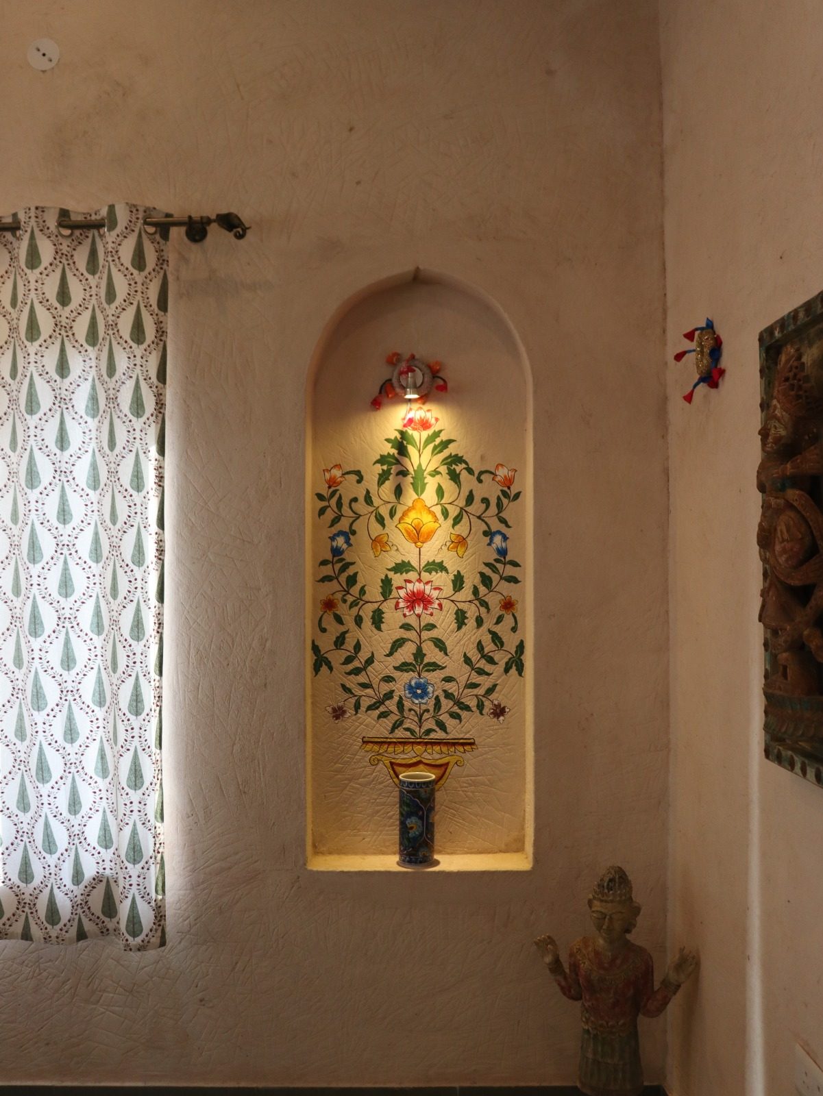 Hand-painted niche in the restaurant